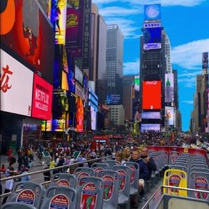 Meet your Posher, Levi